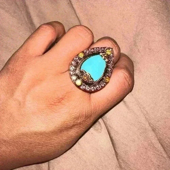 Jewelry - Fashion ring size 9
